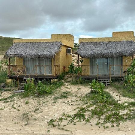 Bangalo Encantador Praia Da Baleia イタピポカ エクステリア 写真