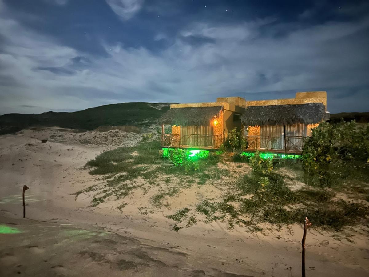 Bangalo Encantador Praia Da Baleia イタピポカ エクステリア 写真